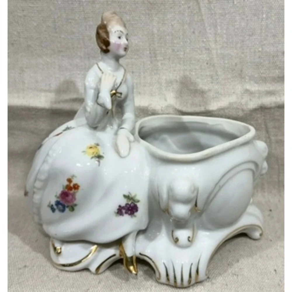 Vintage 1920s Dermay Fifth Avenue NY Porcelain Bath Powder Vanity Jar Lady